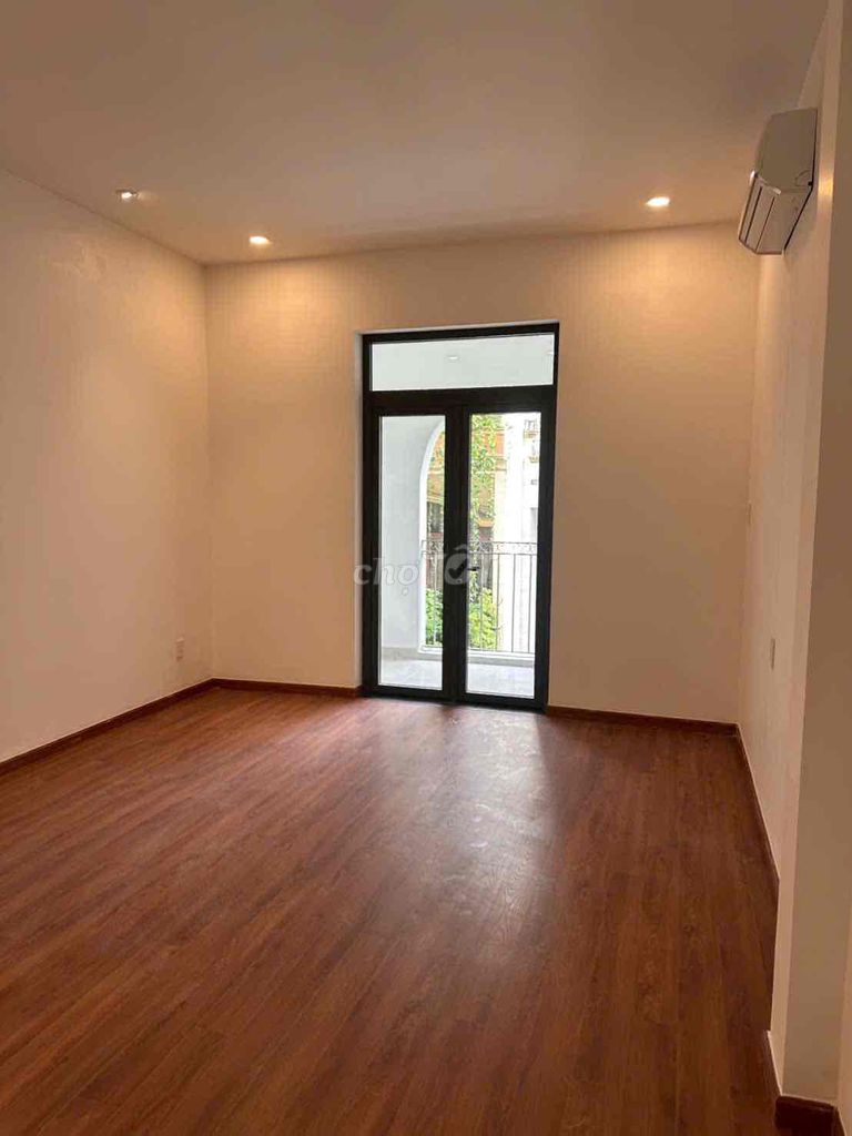 Rent an alley 8 m Đặng Văn Ngữ Phú Nhuận 100 meters floor at 15 million