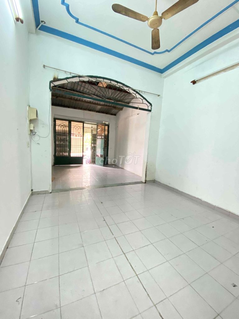 It's near Lương Trúc Đàm 4 x 18, one floor, two bedrooms, 13 million.