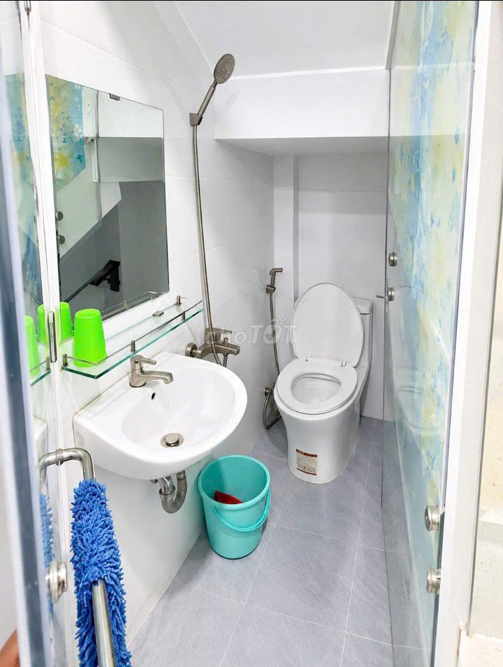 Rent the room with air conditioning. Free time.