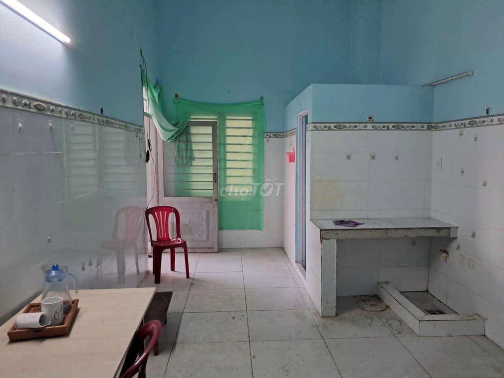 Rent 2nd floor district 7 rooms wide 24 meters 2