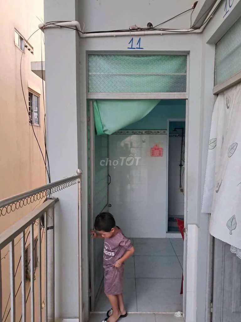 Rent 2nd floor district 7 rooms wide 24 meters 2