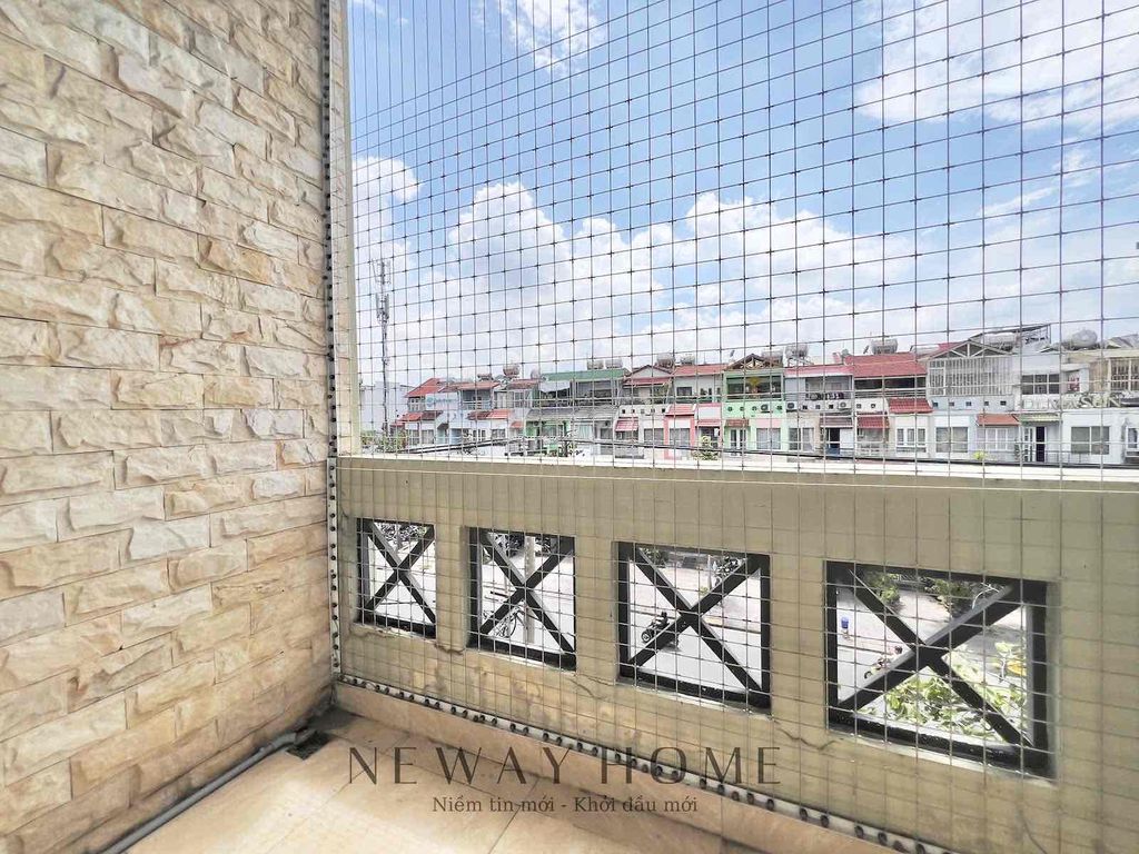 Open the new balcony studio near the South Sea church
