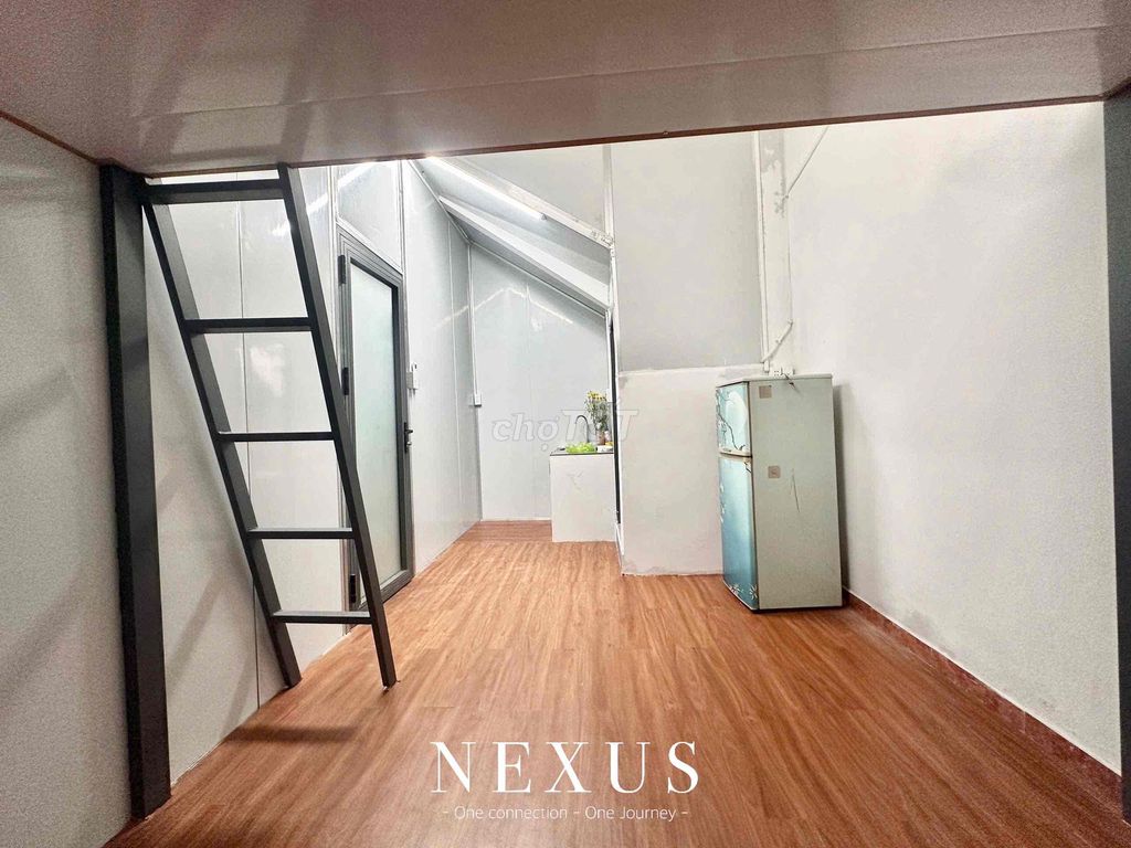 30 meters, full interior, four people.