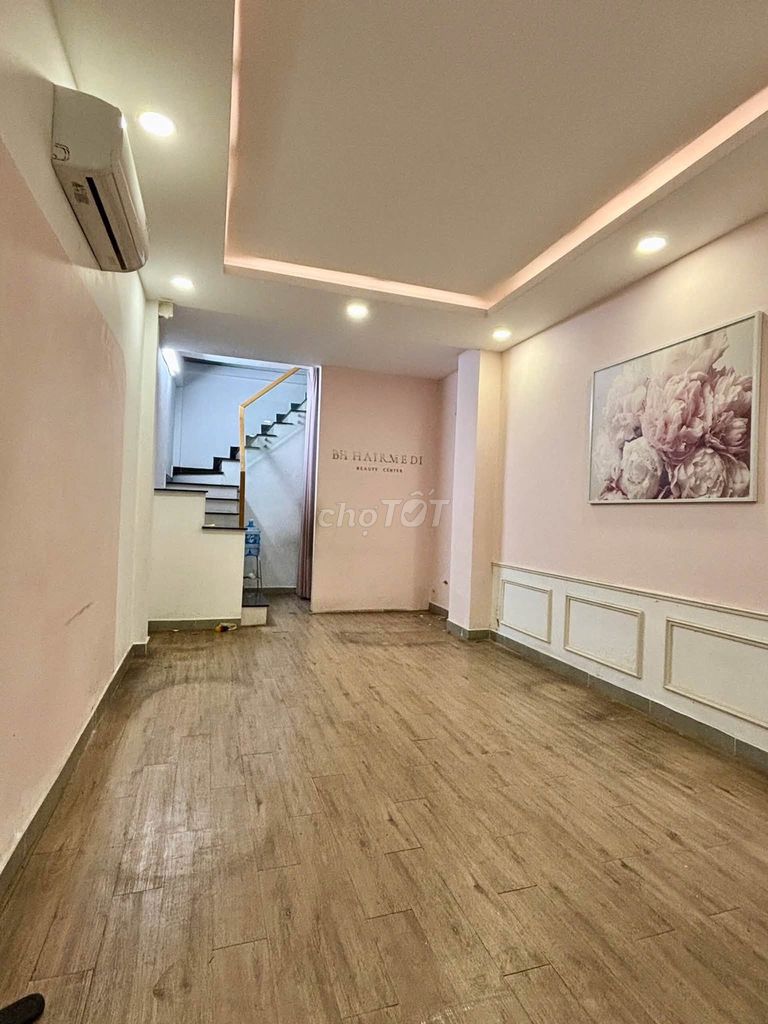 Trần Quang Khải alleyhouse, District 1, 4 x 10 meters, 5 floors, 5 P, 26 million