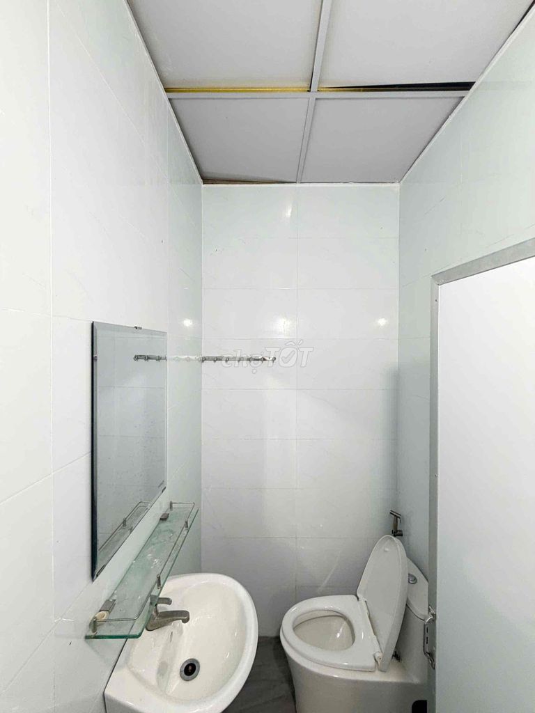 Rent a new house on 146th Street. Nguyễn Văn Khối.