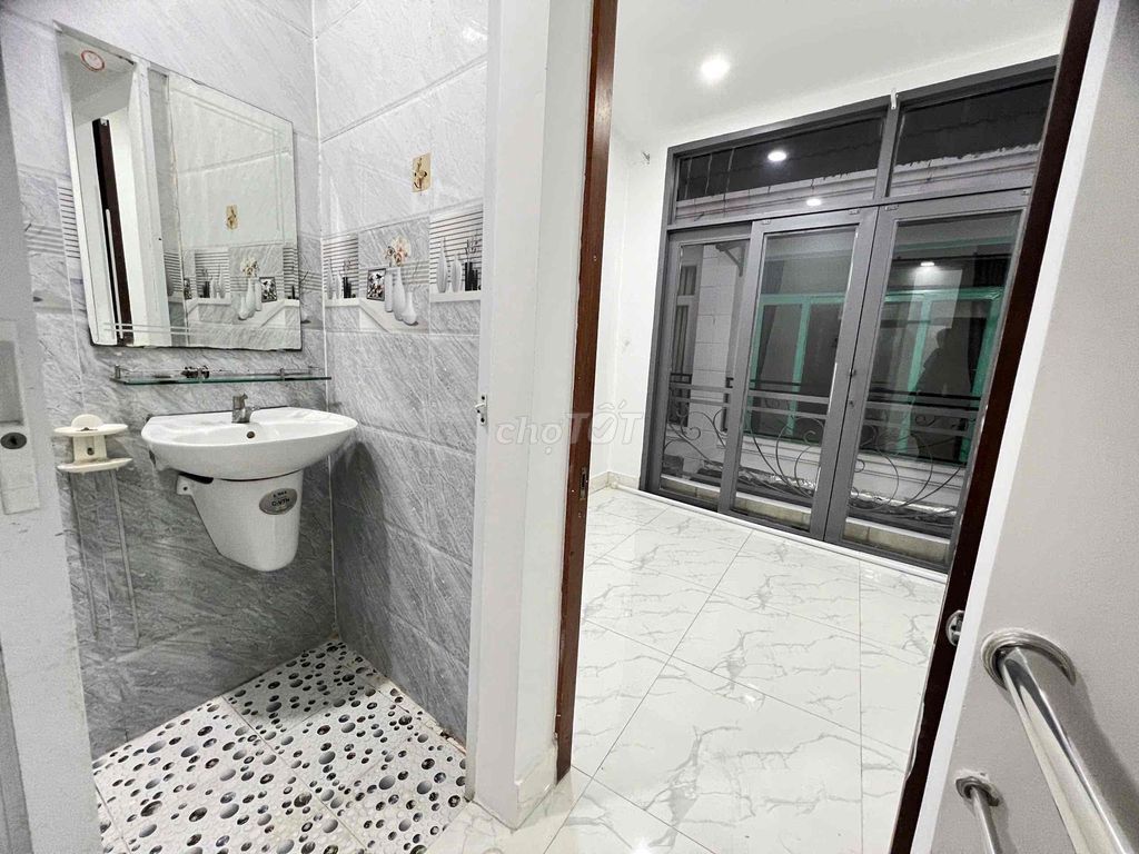 Rent the entire three bedrooms at the end of District 12.