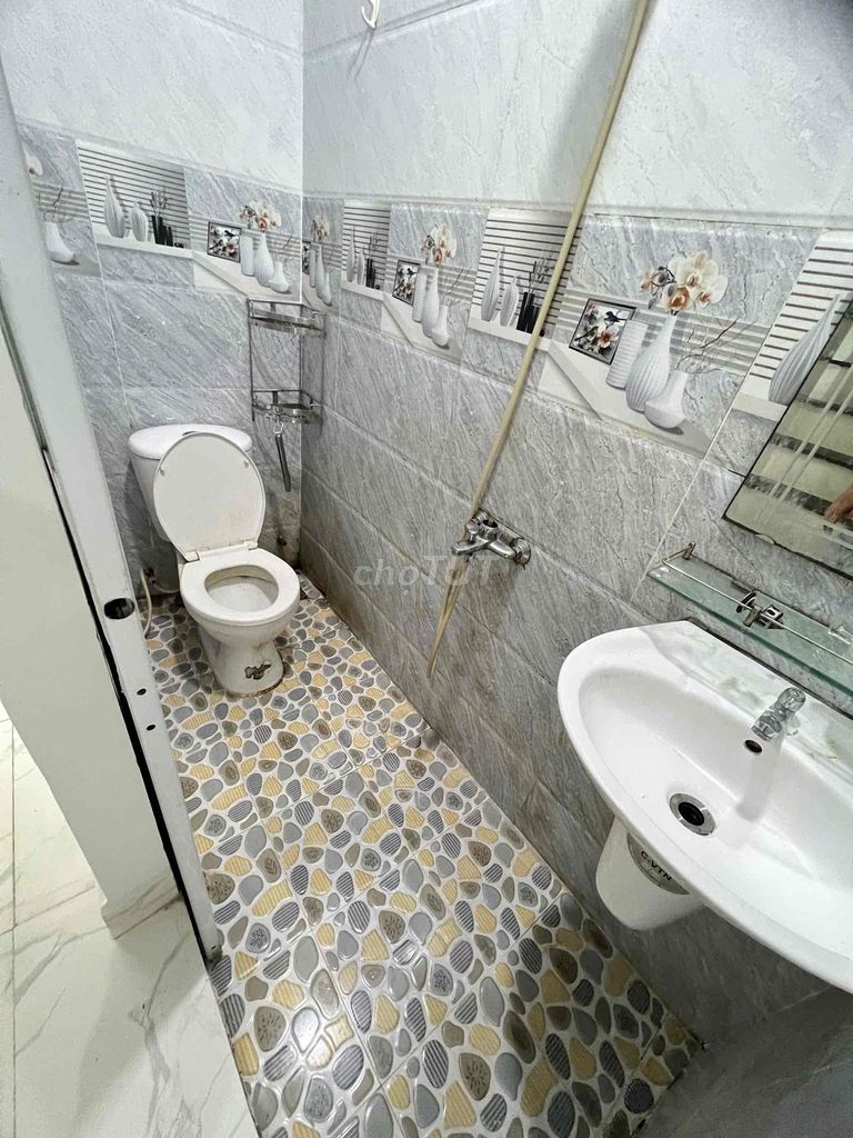 Rent the entire three bedrooms at the end of District 12.