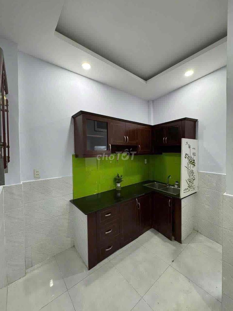 10th base Gò Vấp for rent.