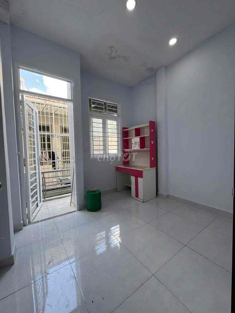 10th base Gò Vấp for rent.