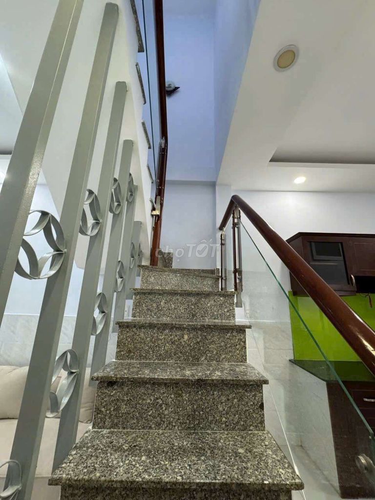 Rent a house for two bedrooms. Two, Thống Nhất.30, 10 Gò Vấp, 7 million.