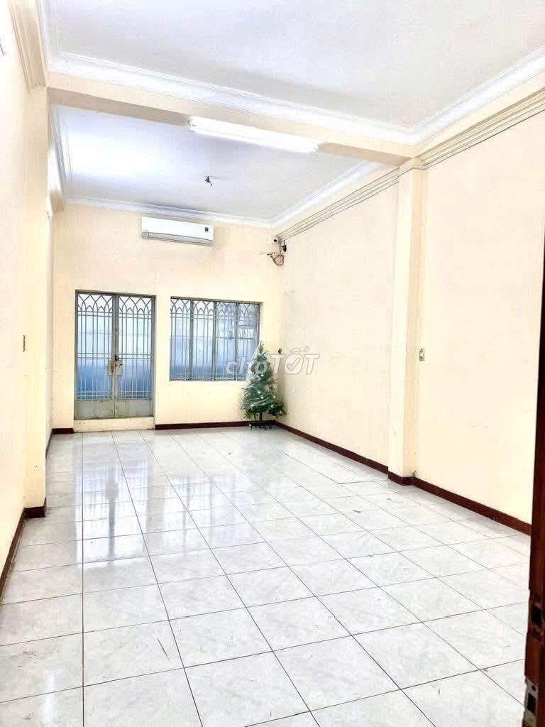Alley 8 m/22 Sư Vạn Hạnh, District 10, 4 x23 meters, 4 floors, 33 million