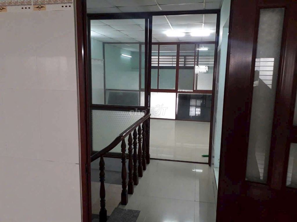 Rent the number house, Tân Tạo, near bonchen, 11 trieu, 54020 M, 3 bedrooms