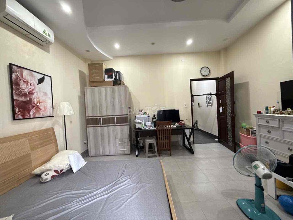 Rent a three-story Bàu Cát, Tân Bình, 5 x 12 meters, 3 bedrooms, 15 million