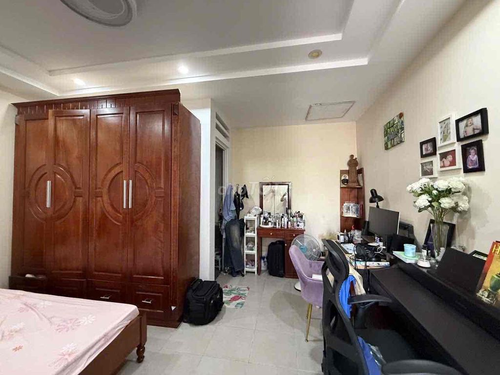 Rent a three-story Bàu Cát, Tân Bình, 5 x 12 meters, 3 bedrooms, 15 million