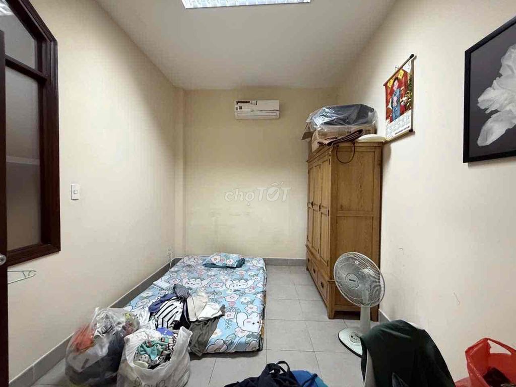 Rent a three-story Bàu Cát, Tân Bình, 5 x 12 meters, 3 bedrooms, 15 million