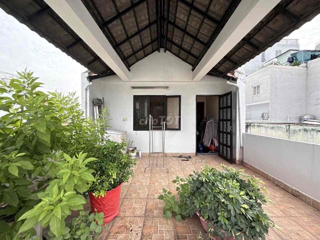 Rent a three-story Bàu Cát, Tân Bình, 5 x 12 meters, 3 bedrooms, 15 million