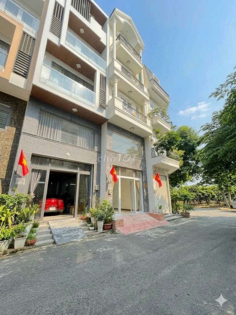 Rent for nc - area 4.2 12 M - Hoàng Quốc Việt street 7