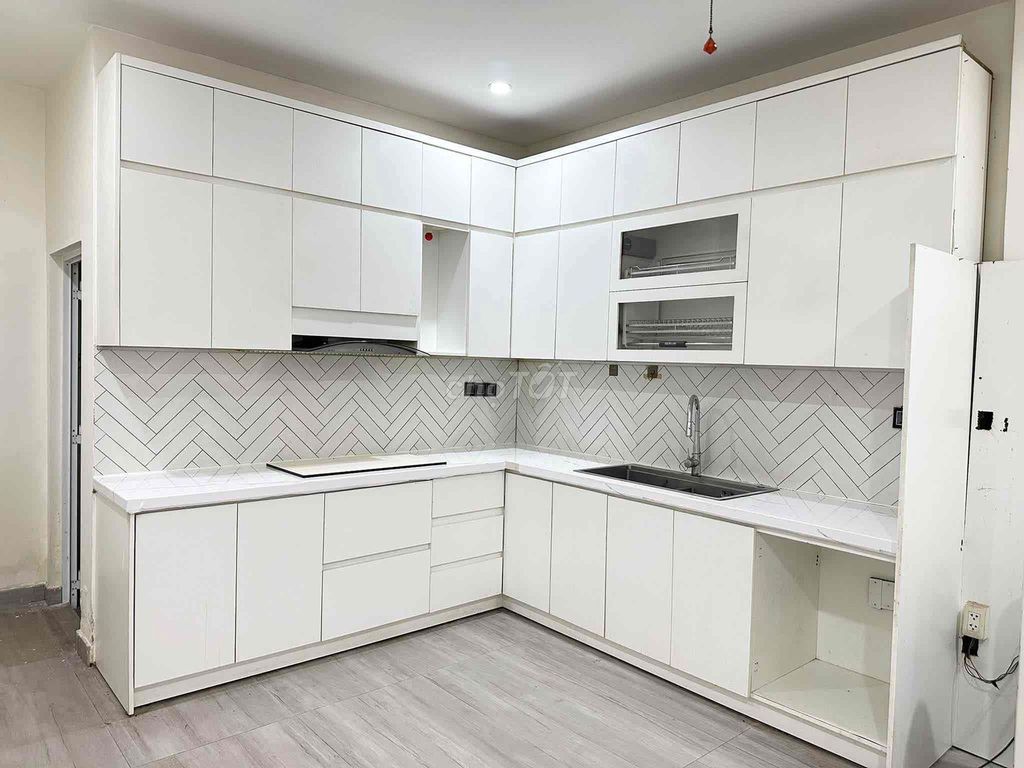 8 M fresh east - 4 M 17 M - 2 floors - 4 bedroom