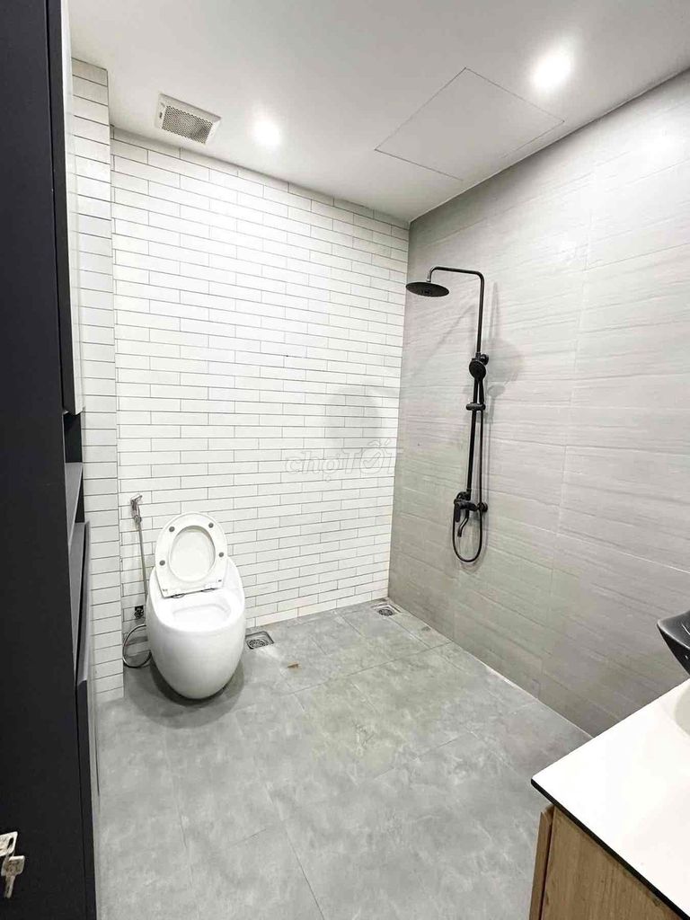 8 M fresh east - 4 M 17 M - 2 floors - 4 bedroom