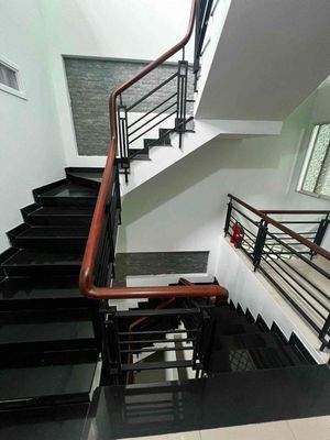 It's the owner who rents his apartment 8 meters through Tân Hương 4 x16 meters, a new 3th floor bedroom