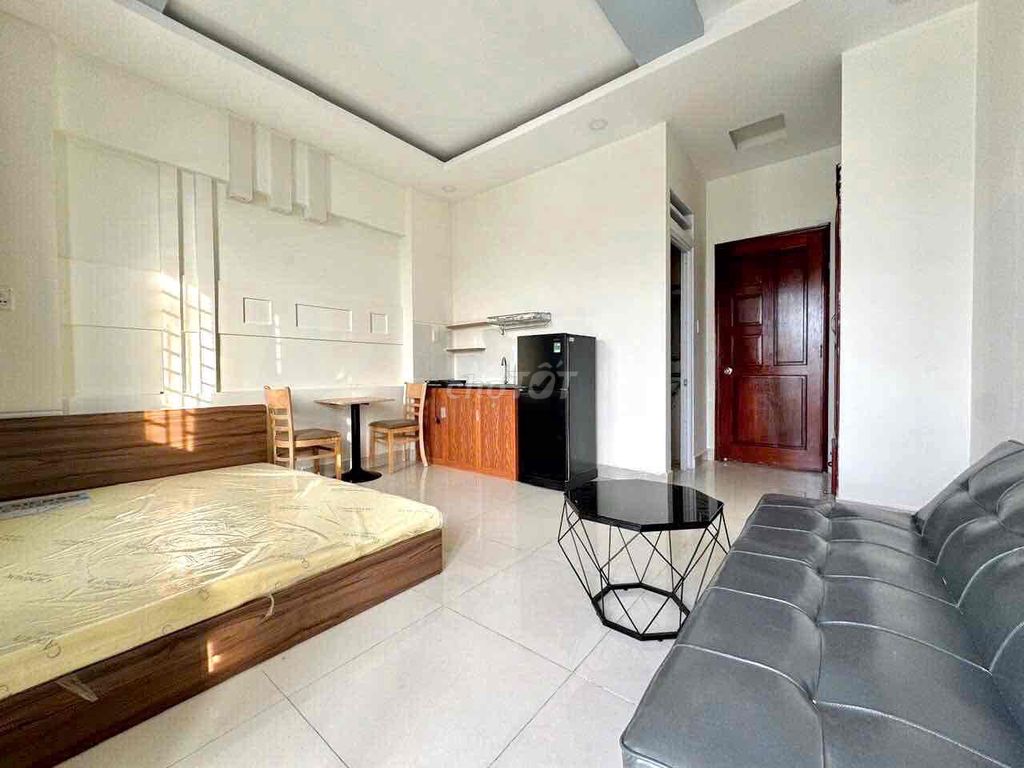 Rent a room full house at Phan Huy Ích.