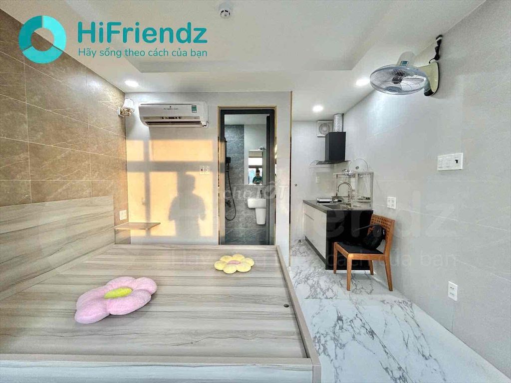 Rent a studio suite full of advanced furniture - to expose the area of 10