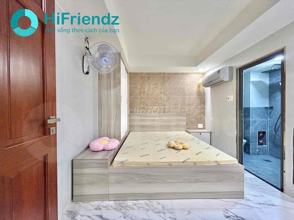 Rent a studio suite full of advanced furniture - to expose the area of 10