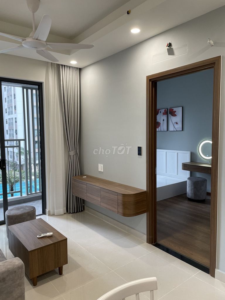 We'll rent a bedroom. 53 M2 District 7 riverside near the full interior of 9 million beautiful houses.
