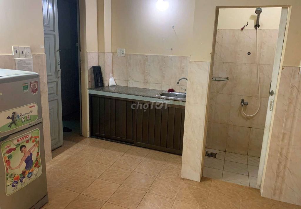 Cold Machine Room, Litvenko, Private Opposite, 3 million a month.