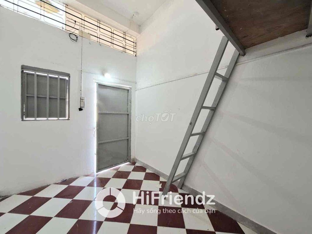 Rent a cheap guard room near vulhu to sell the oscillus.