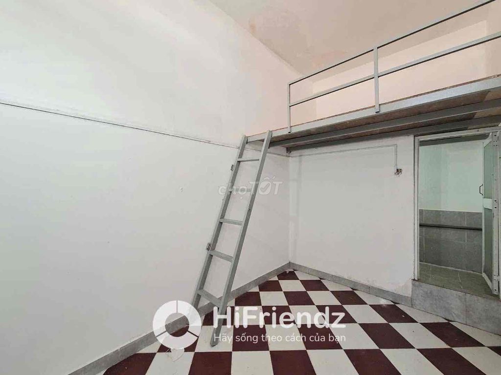 Rent a cheap guard room near vulhu to sell the oscillus.
