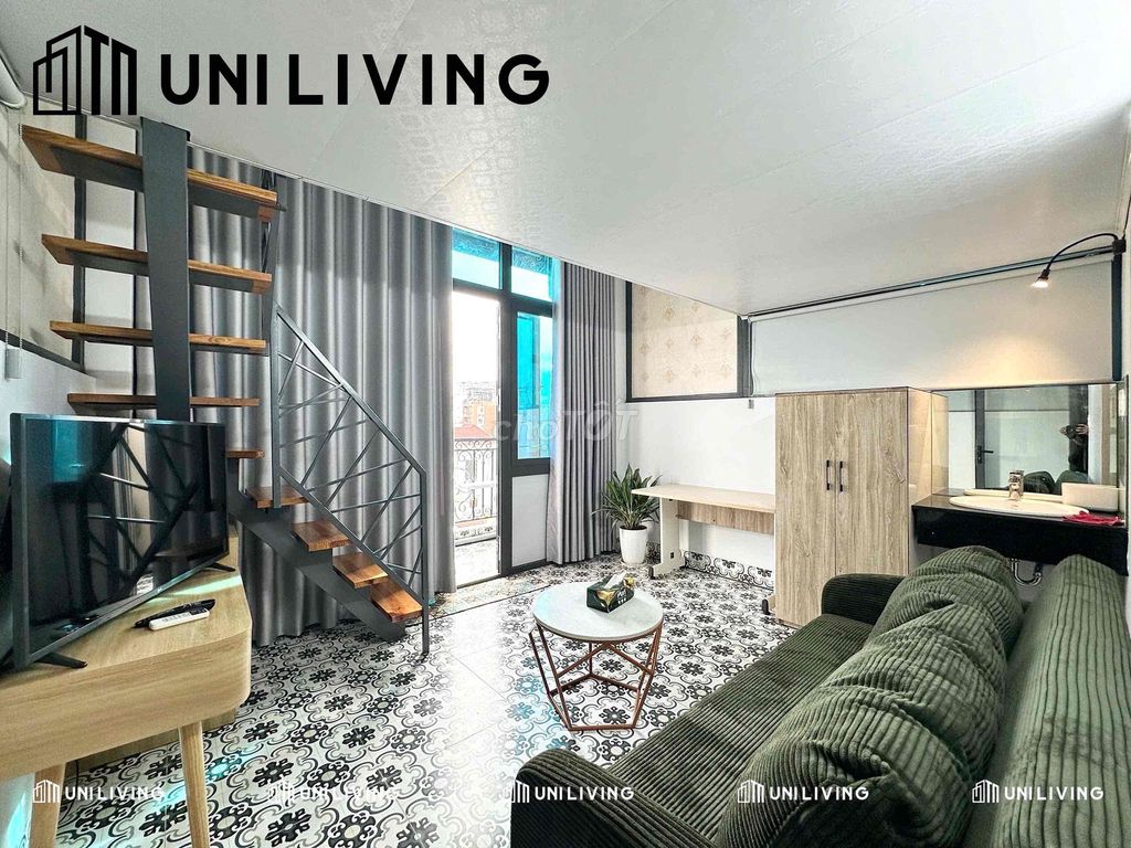 We'll rent out the kitchen guard, top floor balcony, blue line.