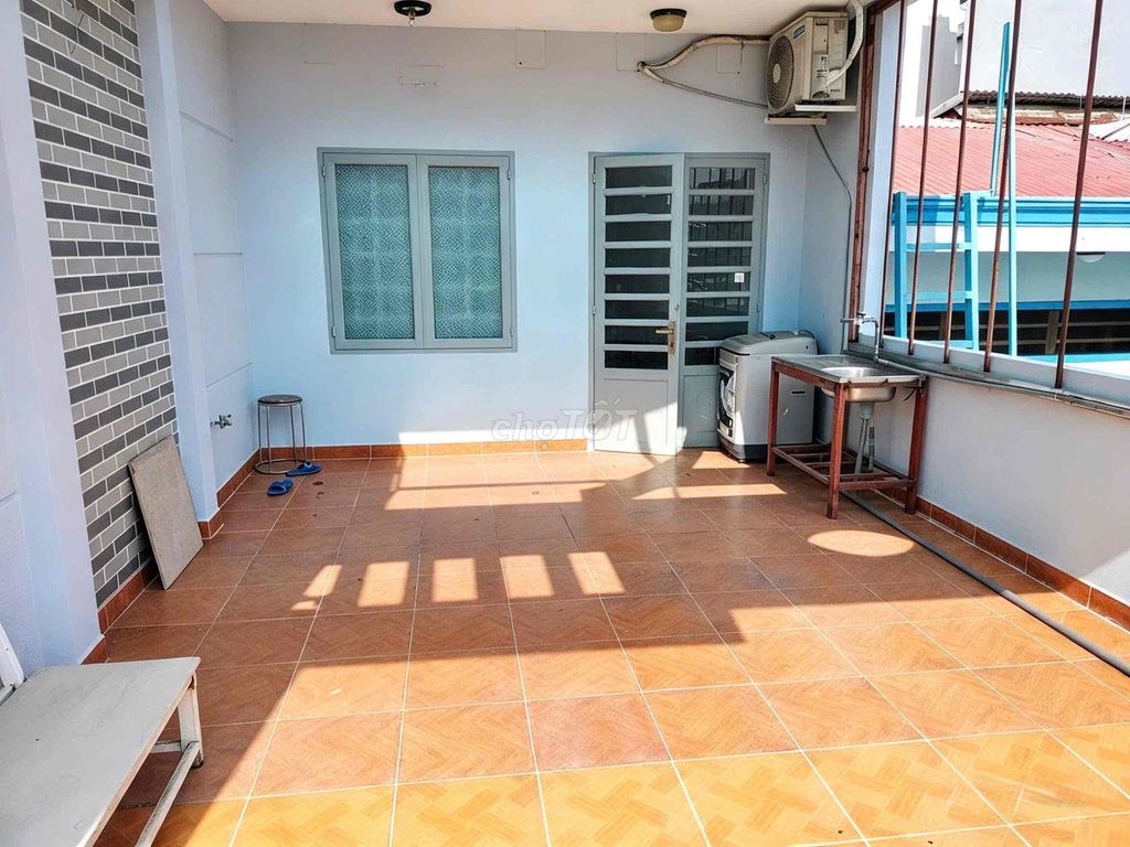 The owner of the balcony has his own washing machine.