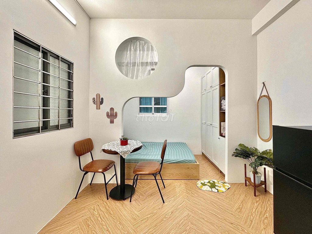 Hot down for three months. The apartment is full of Tân Bình interiors.