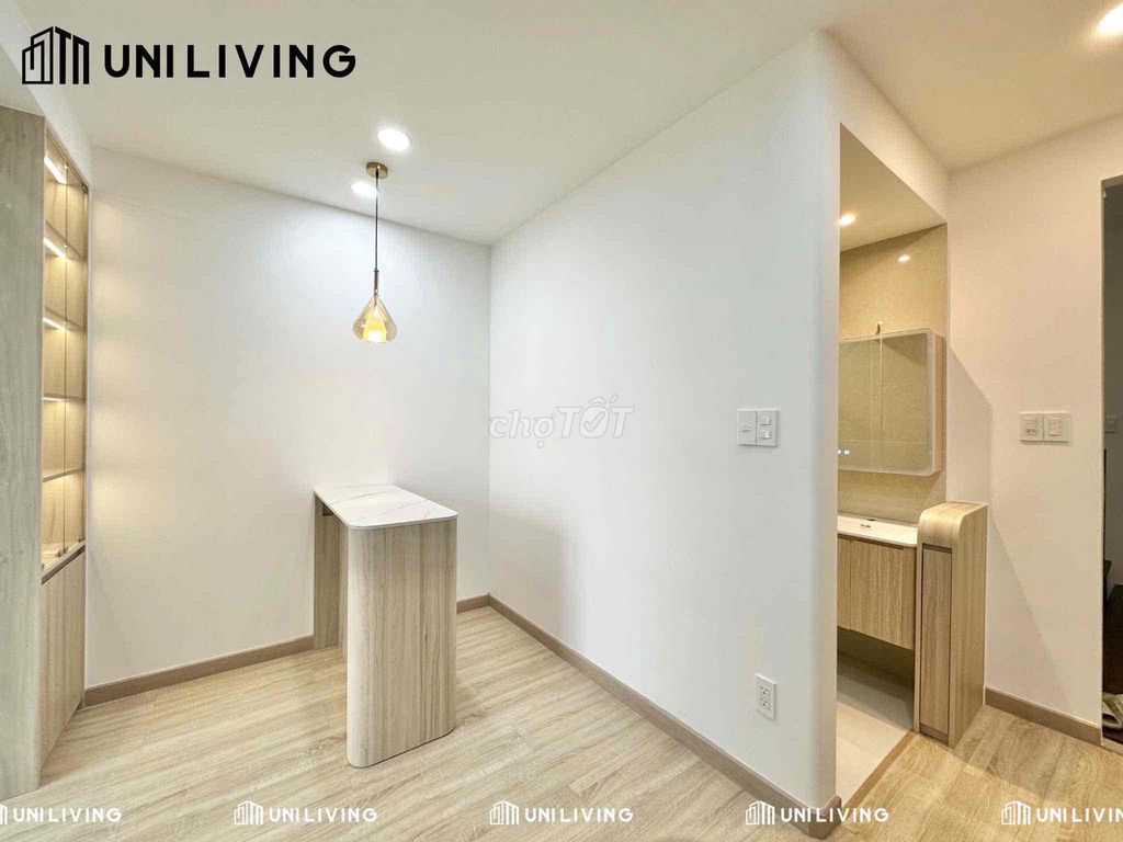 Open the new apartment. The first room is called Bình Thạnh.