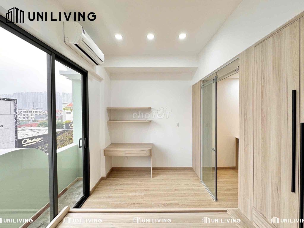 Open the new apartment. The first room is called Bình Thạnh.