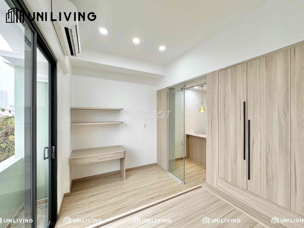 Open the new apartment. The first room is called Bình Thạnh.
