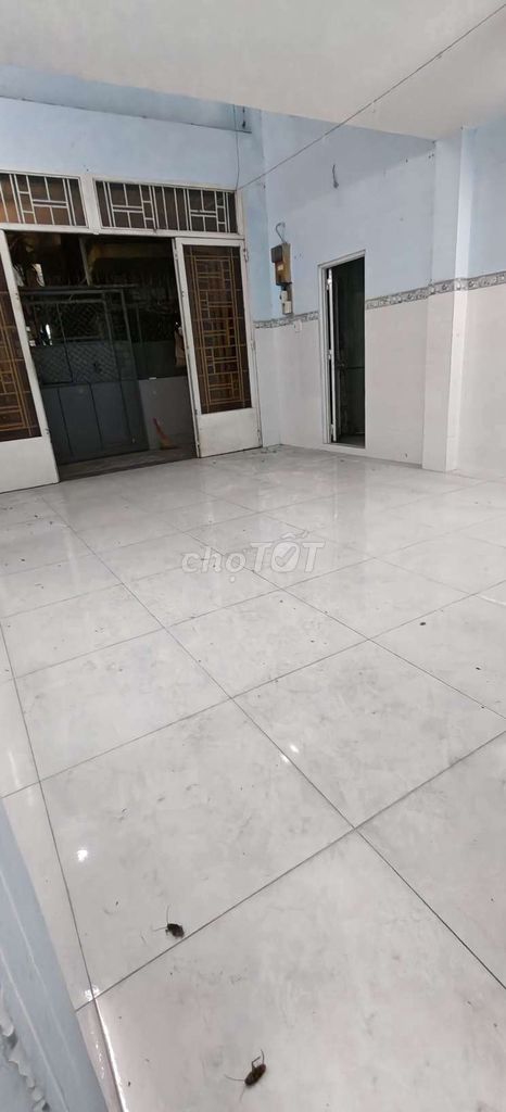 The whole rent house is cheap Tân Bình.
