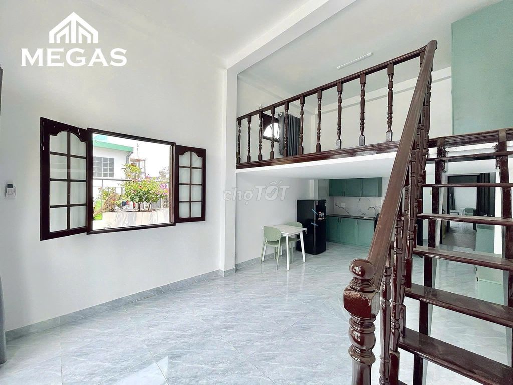 Barcon's apartment, super window, Lê Văn Việt off the Thủ Đức.