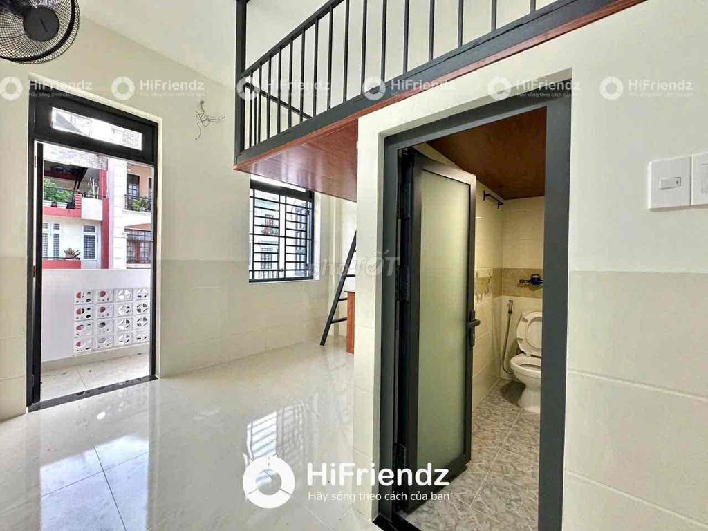 The high-room is clean near the aeon Mall commercial.