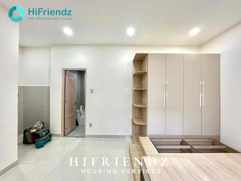Tell Zhang of many rooms in the high-end mini apartment, the Board of Desk.