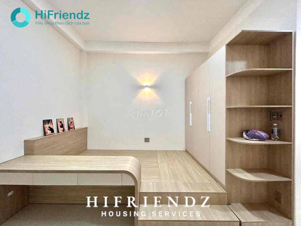 Tell Zhang of many rooms in the high-end mini apartment, the Board of Desk.
