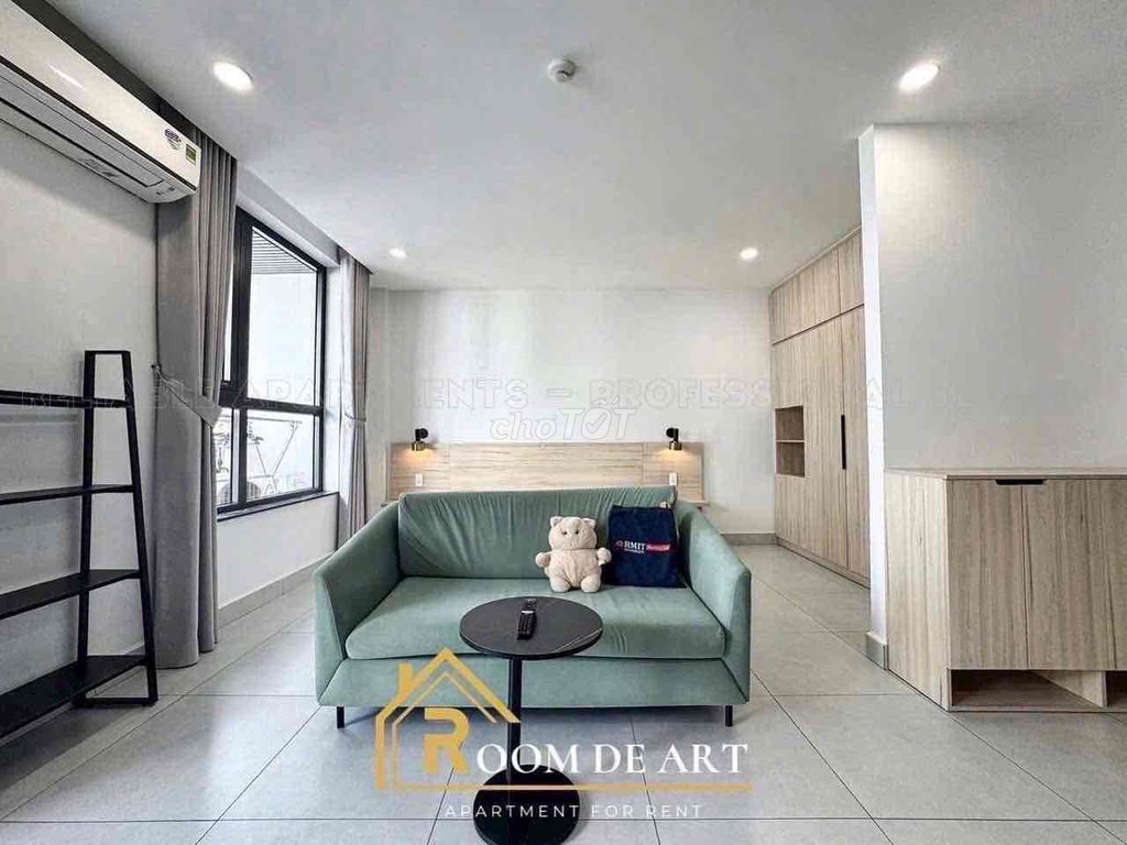 The balcony studio is full of newly built furniture! Now!