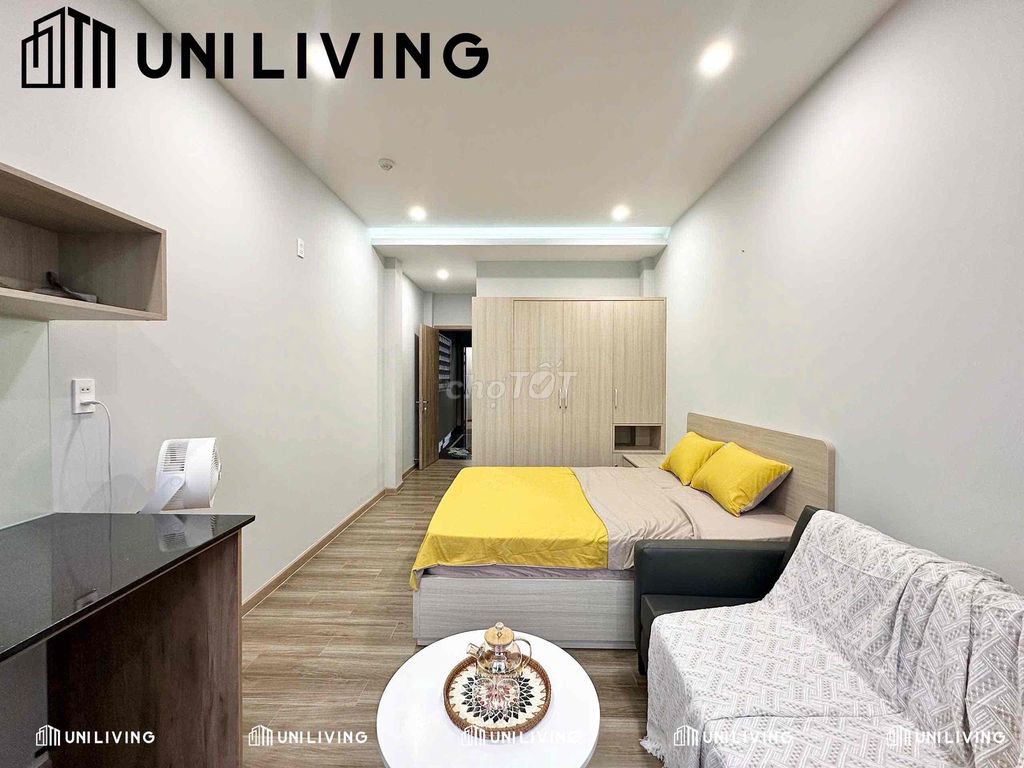 Open the apartment in a convenient fashion, downtown districts.