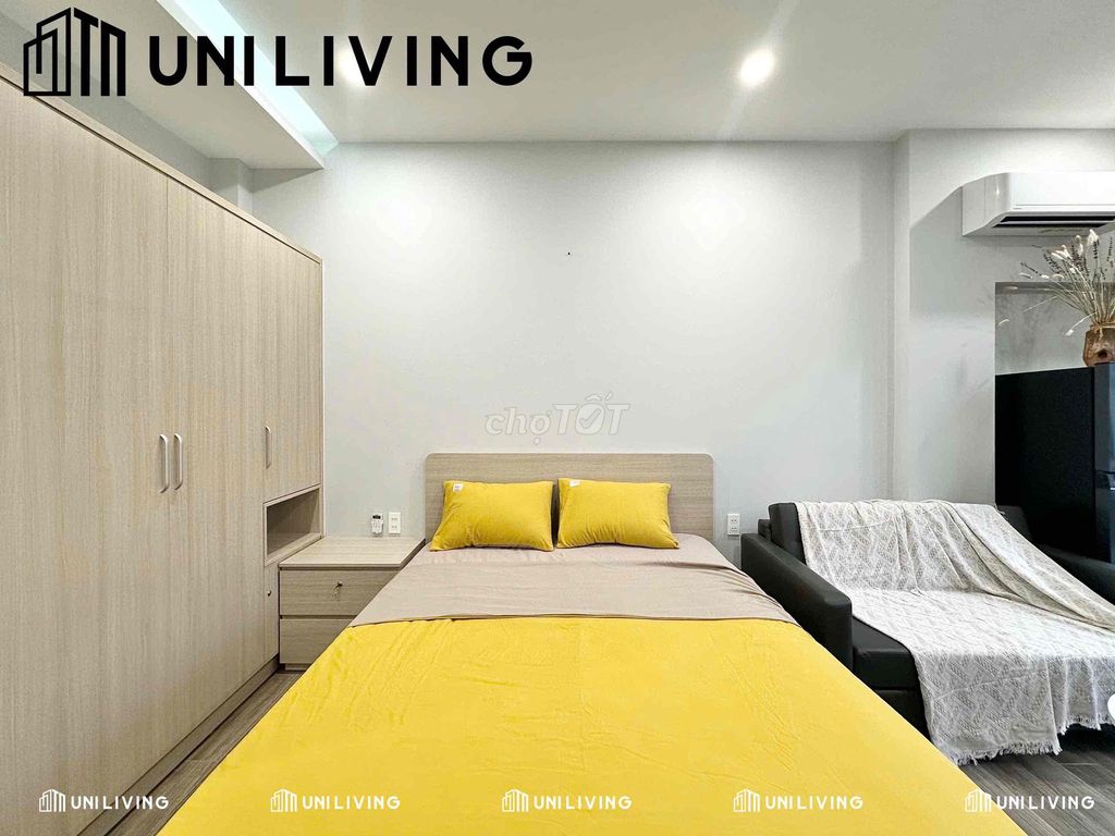 Open the apartment in a convenient fashion, downtown districts.