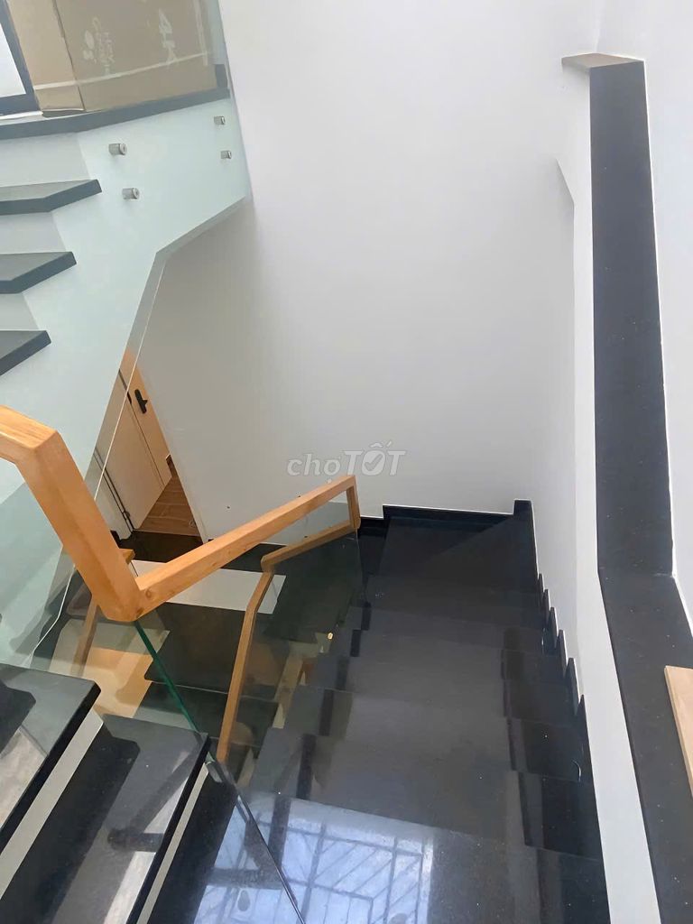 Need to double rent house 1-2 Aq0, 0-2, Q.Tân Bình