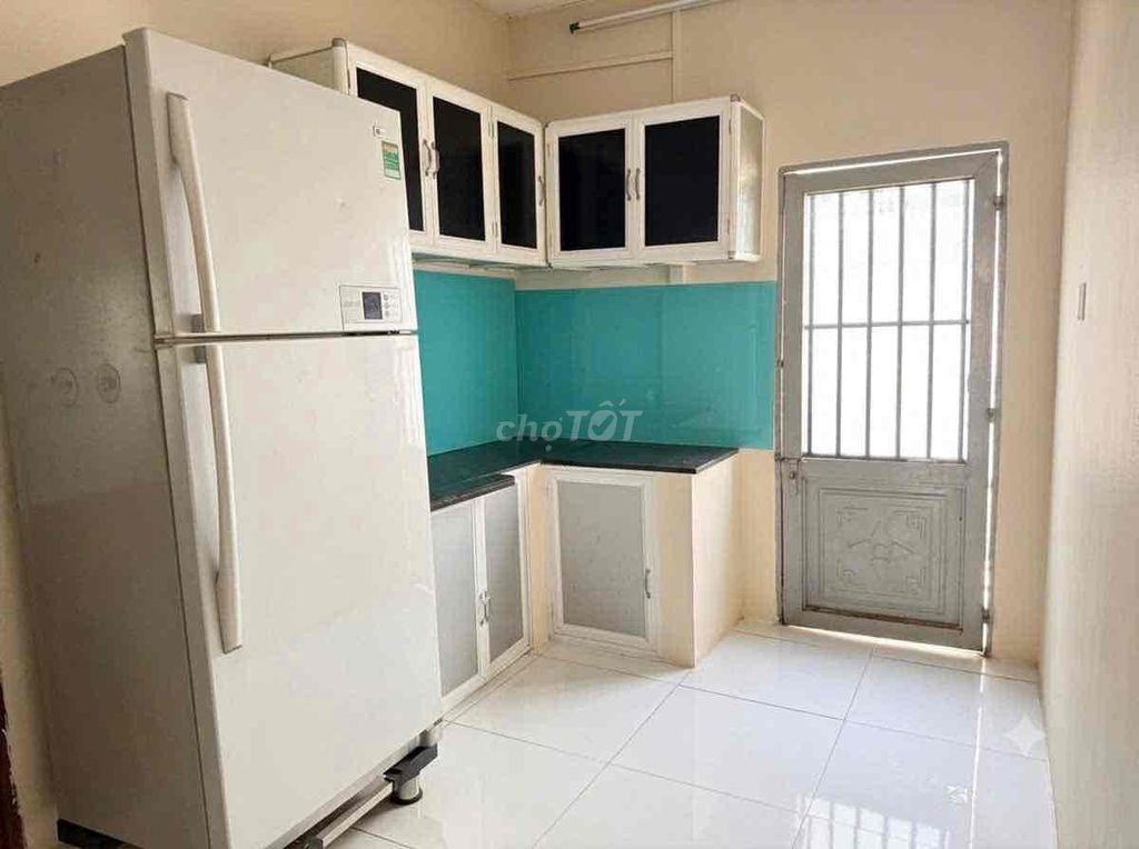 First floor, first floor, three bedrooms, second to Long Trường.