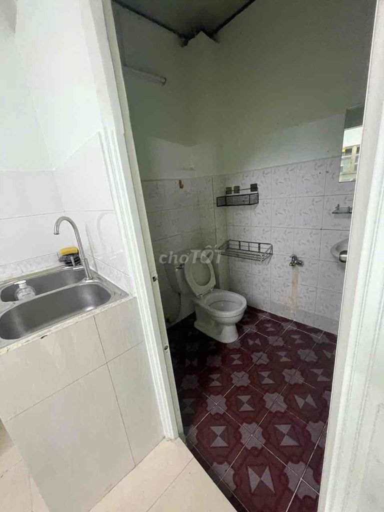 Rent 1 st floor - Nguyễn Trọng Tuyển, Funky
