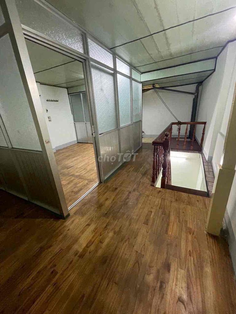 Rent 1 st floor - Nguyễn Trọng Tuyển, Funky