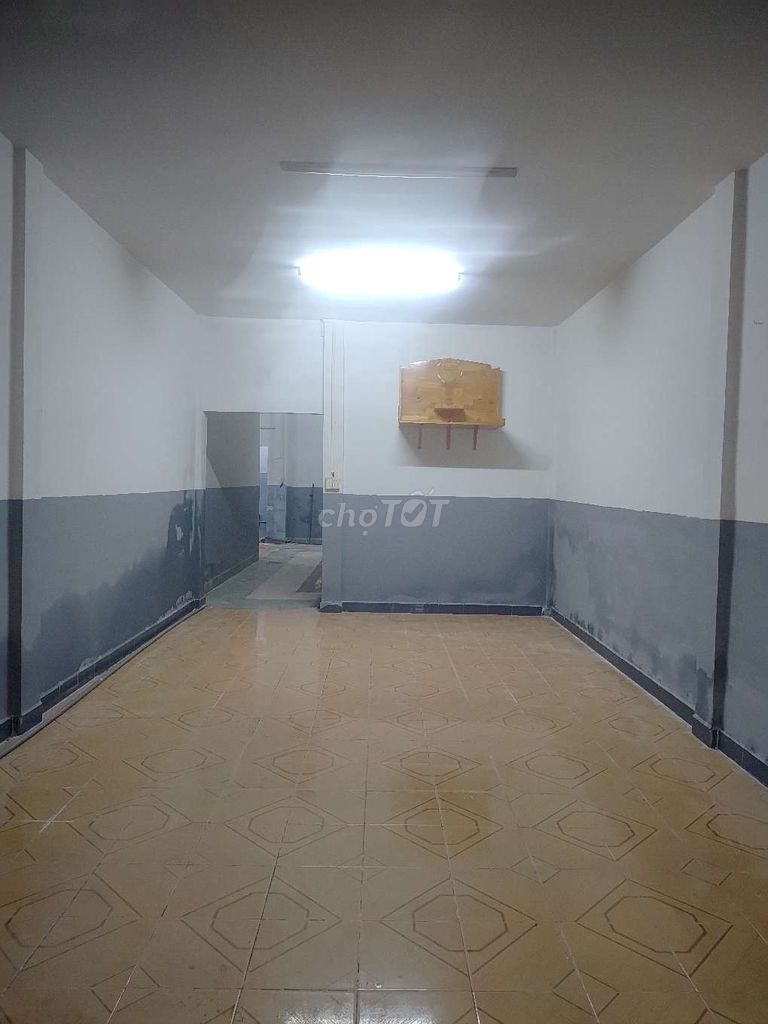 8th District 1, 2 bedrooms, 10 million a month.